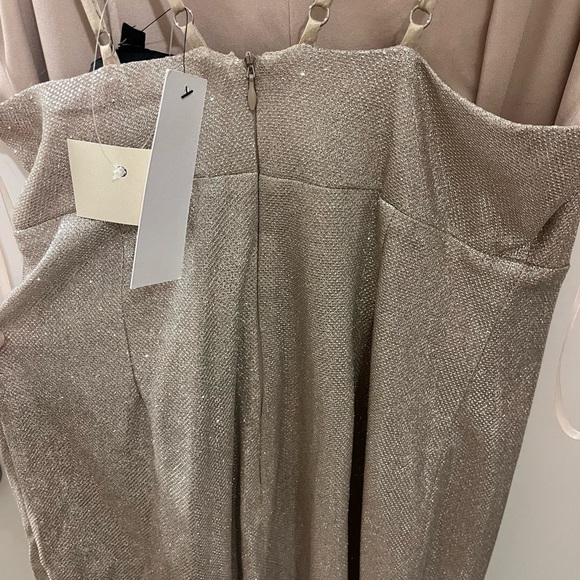 Aakaa glits and glam dress - Picture 4 of 9